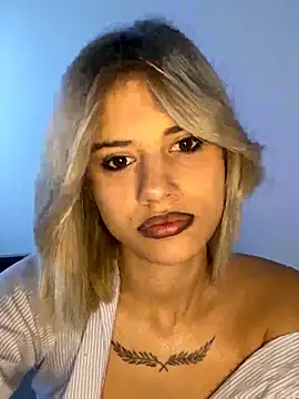 Snapshot of AishaKali chatting on 10/10/25, 06:03 AishaKali online show from 10/10/25, 06:03