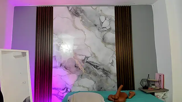 Snapshot of zafina_09 chatting on 12/18/25, 12:20 zafina 09 online show from 12/18/25, 12:20