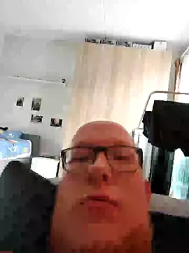 geilerd122 online show from 10/02/25, 12:19