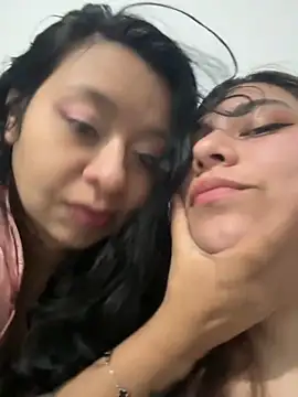 Lincy and hanna online show from 10/21/25, 03:39