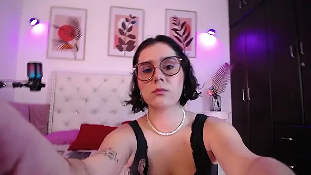 Snapshot of barbyehot chatting on 10/23/25, 07:56 barbyehot online show from 10/23/25, 07:56