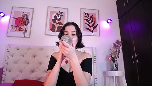 Snapshot of barbyehot chatting on 11/11/25, 01:11 barbyehot online show from 11/11/25, 01:11