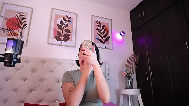 Snapshot of barbyehot chatting on 11/23/25, 06:29 barbyehot online show from 11/23/25, 06:29