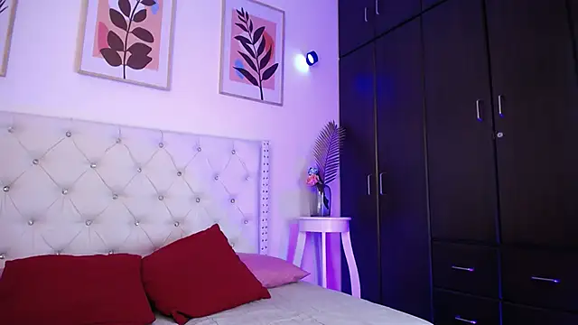 Snapshot of barbyehot chatting on 11/30/25, 12:00 barbyehot online show from 11/30/25, 12:00