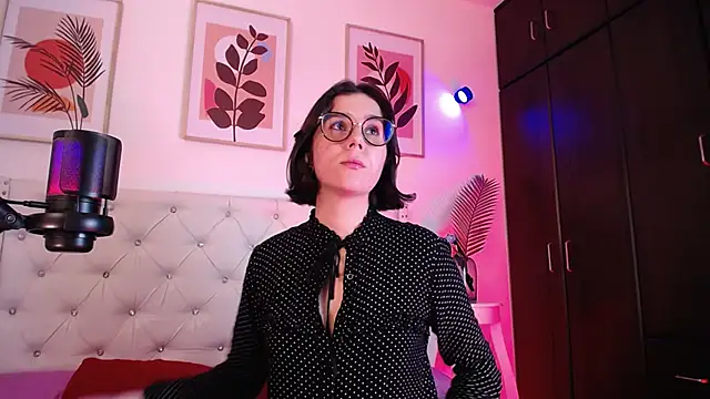 Snapshot of barbyehot chatting on 11/24/25, 10:43 barbyehot online show from 11/24/25, 10:43