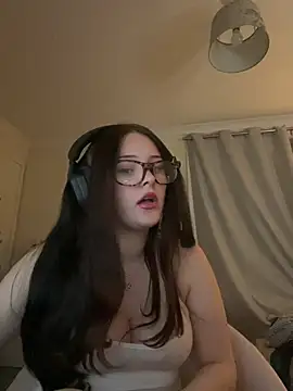 Snapshot of cherryrosealiee chatting on 02/03/26, 11:21 cherryrosealiee online show from 02/03/26, 11:21