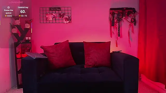 Snapshot of Daphne_Clarke chatting on 11/18/25, 10:40 Daphne Clarke online show from 11/18/25, 10:40