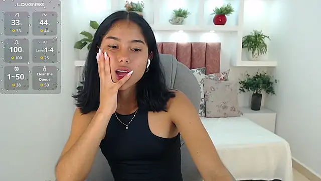 Milaa Star  online show from 01/14/26, 02:26