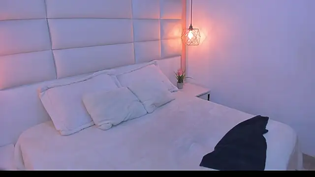 Salome Smitth 1 online show from 04/08/26, 08:43