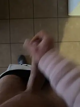 maialexte online show from 12/21/25, 07:43