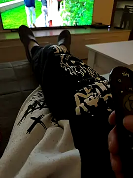 maialexte online show from 12/16/25, 08:35