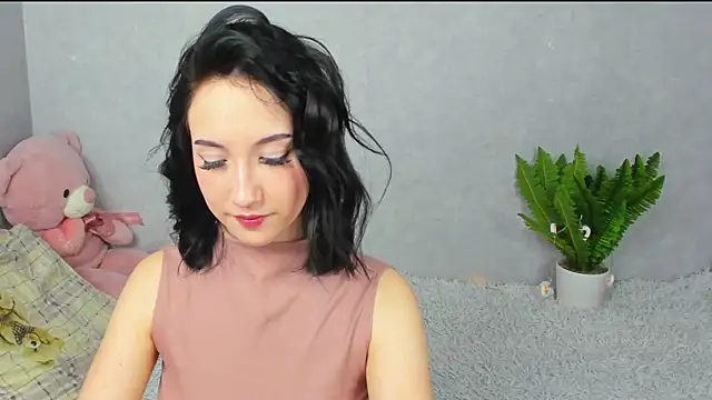 EileenMoores online show from 12/04/25, 07:13