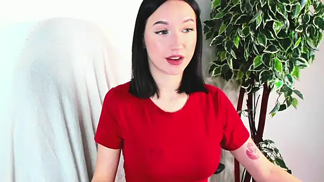 EileenMoores online show from 10/31/25, 06:04