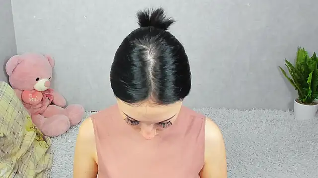 EileenMoores online show from 12/19/25, 07:27