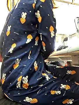 irina hana online show from 11/23/25, 01:37