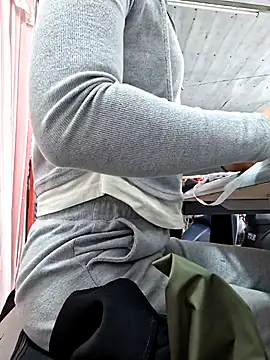 irina hana online show from 12/16/25, 12:59