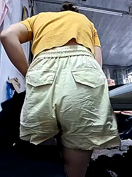 irina hana online show from 10/31/25, 06:43