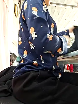 irina hana online show from 11/29/25, 12:55