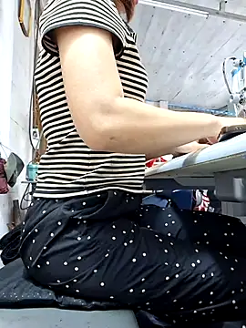 irina hana online show from 11/18/25, 02:49