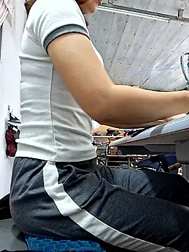 irina hana online show from 12/02/25, 12:55