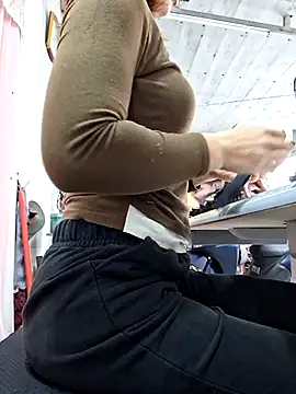 irina hana online show from 12/15/25, 07:03