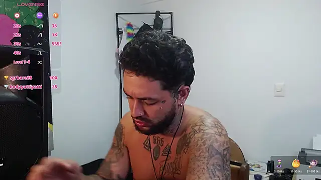 nicolastorres99 online show from 12/17/25, 08:08