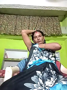 Snapshot of ZIVAA chatting on 09/18/25, 10:18 ZIVAA online show from 09/18/25, 10:18
