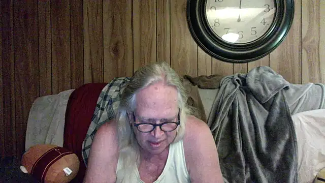 Snapshot of OldLadySara chatting on 07/13/26, 12:54 OldLadySara online show from 07/13/26, 12:54