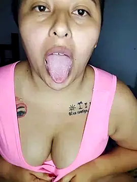 Snapshot of yelezia chatting on 10/03/25, 05:53 yelezia online show from 10/03/25, 05:53