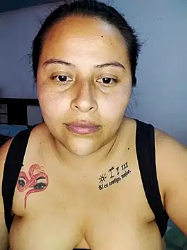 Snapshot of yelezia chatting on 09/11/25, 07:58 yelezia online show from 09/11/25, 07:58