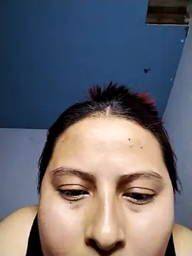 Snapshot of yelezia chatting on 09/22/25, 11:55 yelezia online show from 09/22/25, 11:55