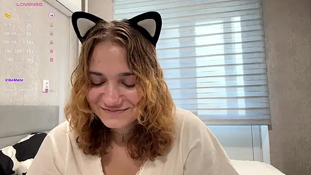 Snapshot of SunPunnyGirl chatting on 09/25/25, 06:30 SunPunnyGirl online show from 09/25/25, 06:30