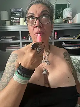 dieseldame1313 online show from 07/14/26, 08:15