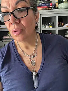 dieseldame1313 online show from 06/09/26, 10:33