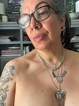 dieseldame1313 online show from 07/10/26, 02:28