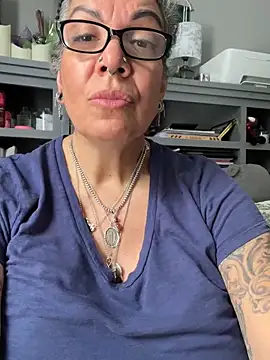 dieseldame1313 online show from 06/19/26, 07:30