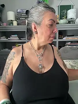 dieseldame1313 online show from 06/10/26, 03:02