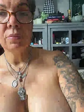 dieseldame1313 online show from 06/29/26, 10:09