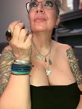 dieseldame1313 online show from 02/26/26, 01:49