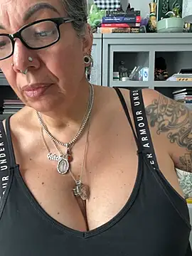 dieseldame1313 online show from 06/18/26, 10:26
