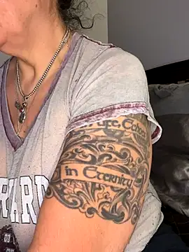 dieseldame1313 online show from 12/01/25, 05:19