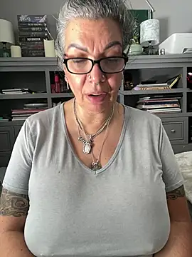 dieseldame1313 online show from 06/06/26, 05:07