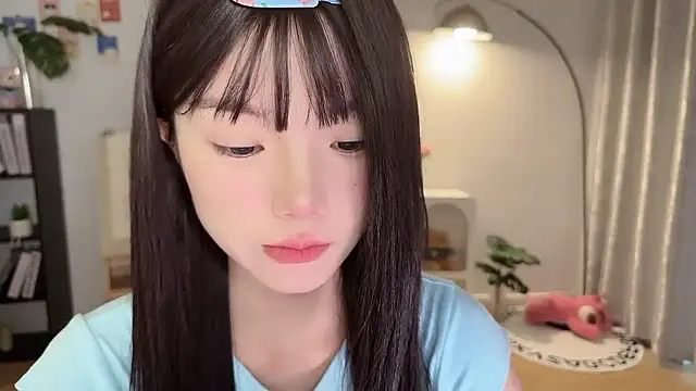 Momo-xx online show from 09/25/25, 11:55