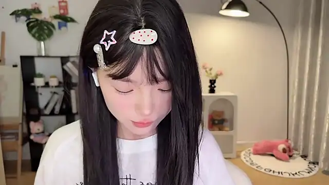 Momo-xx online show from 09/24/25, 11:32