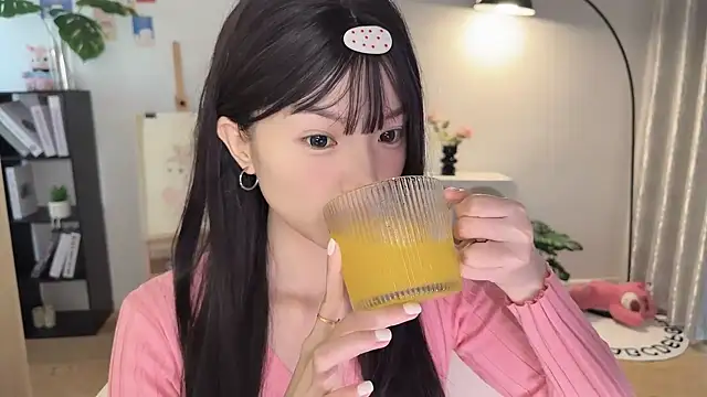 Momo-xx online show from 10/06/25, 12:23