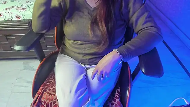 ShylaGill online show from 12/04/25, 05:34