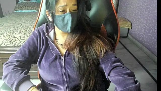 ShylaGill online show from 12/18/25, 08:23