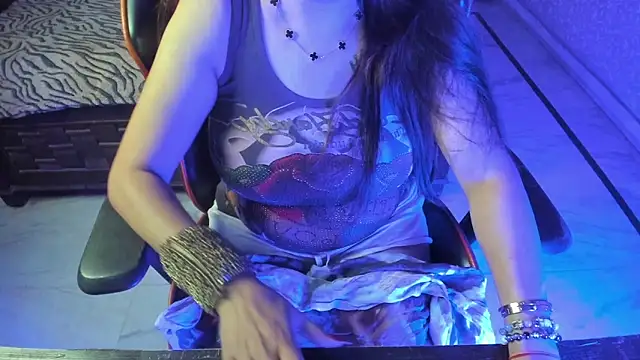 ShylaGill online show from 11/17/25, 02:21