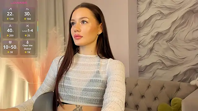 Aria Mila online show from 11/06/25, 11:25