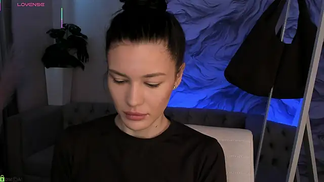 Aria Mila online show from 03/20/26, 03:18